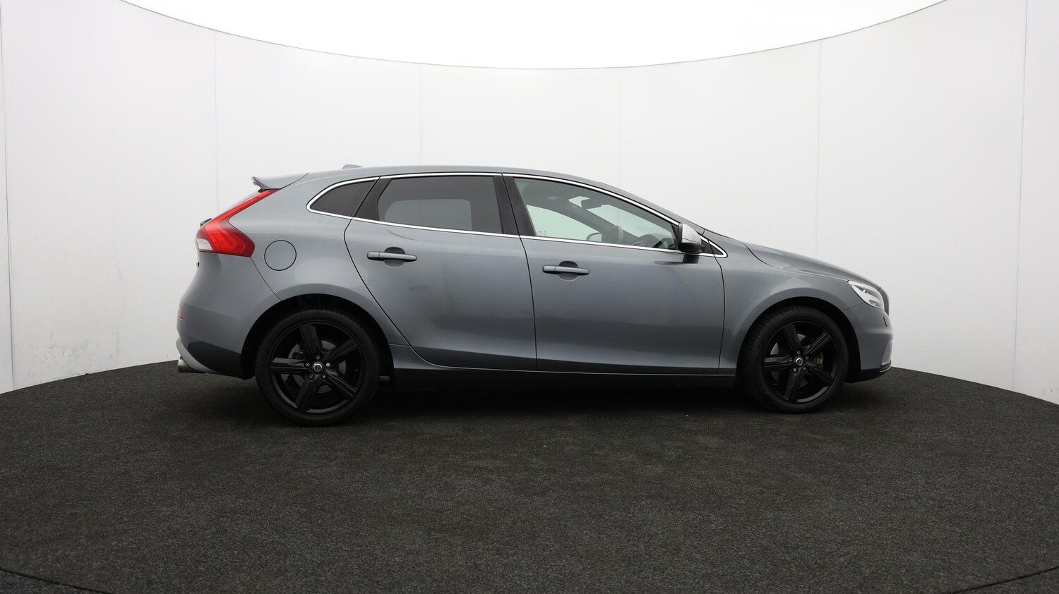Used Volvo V40 2019 for sale - 75941429: Photo 41