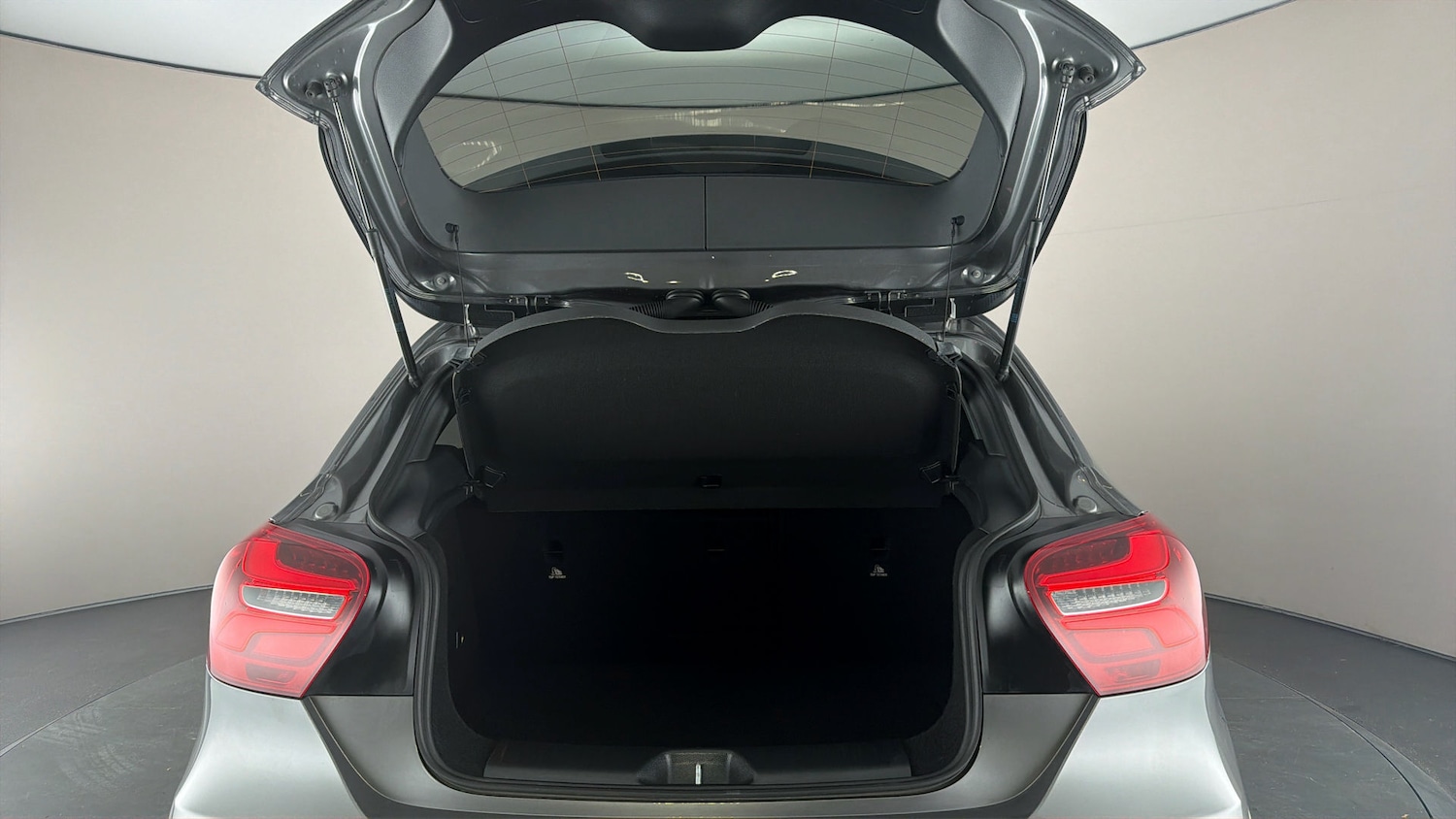 Used Mercedes-Benz A-Class 2017 for sale - 77965770: Photo 16