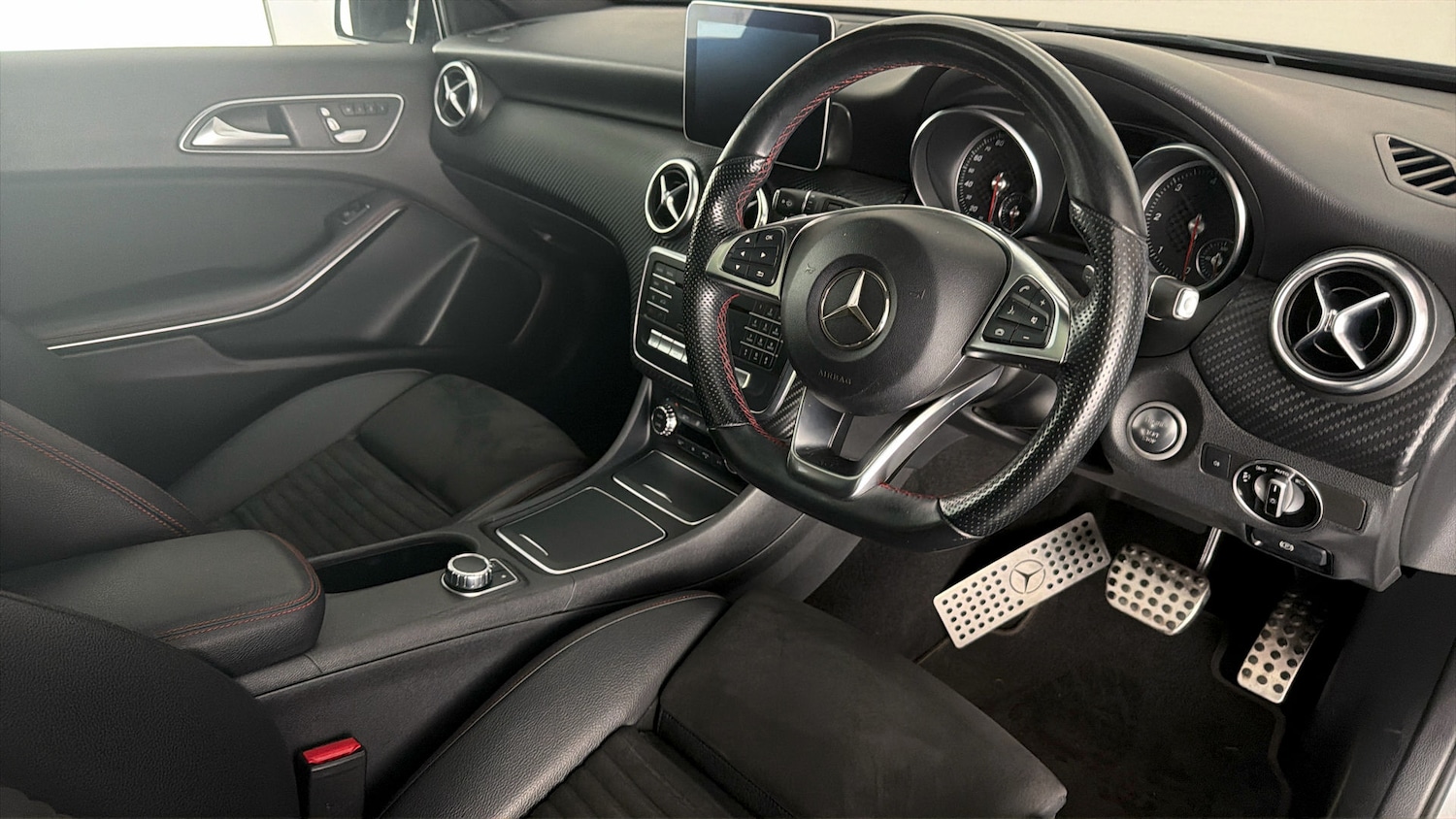 Used Mercedes-Benz A-Class 2017 for sale - 77965770: Photo 9