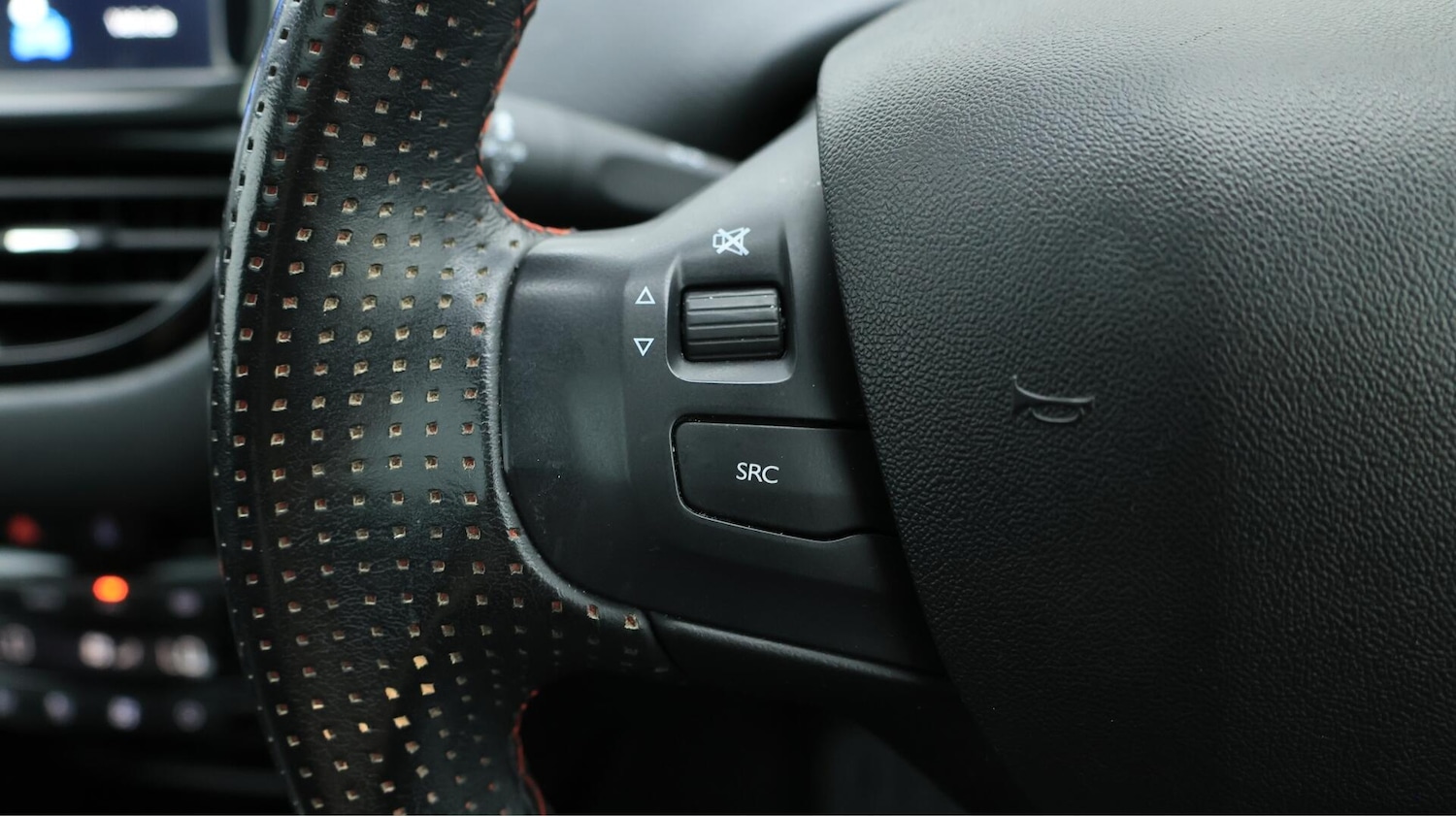 Used Peugeot 2008 for sale - 76484311: Photo 26