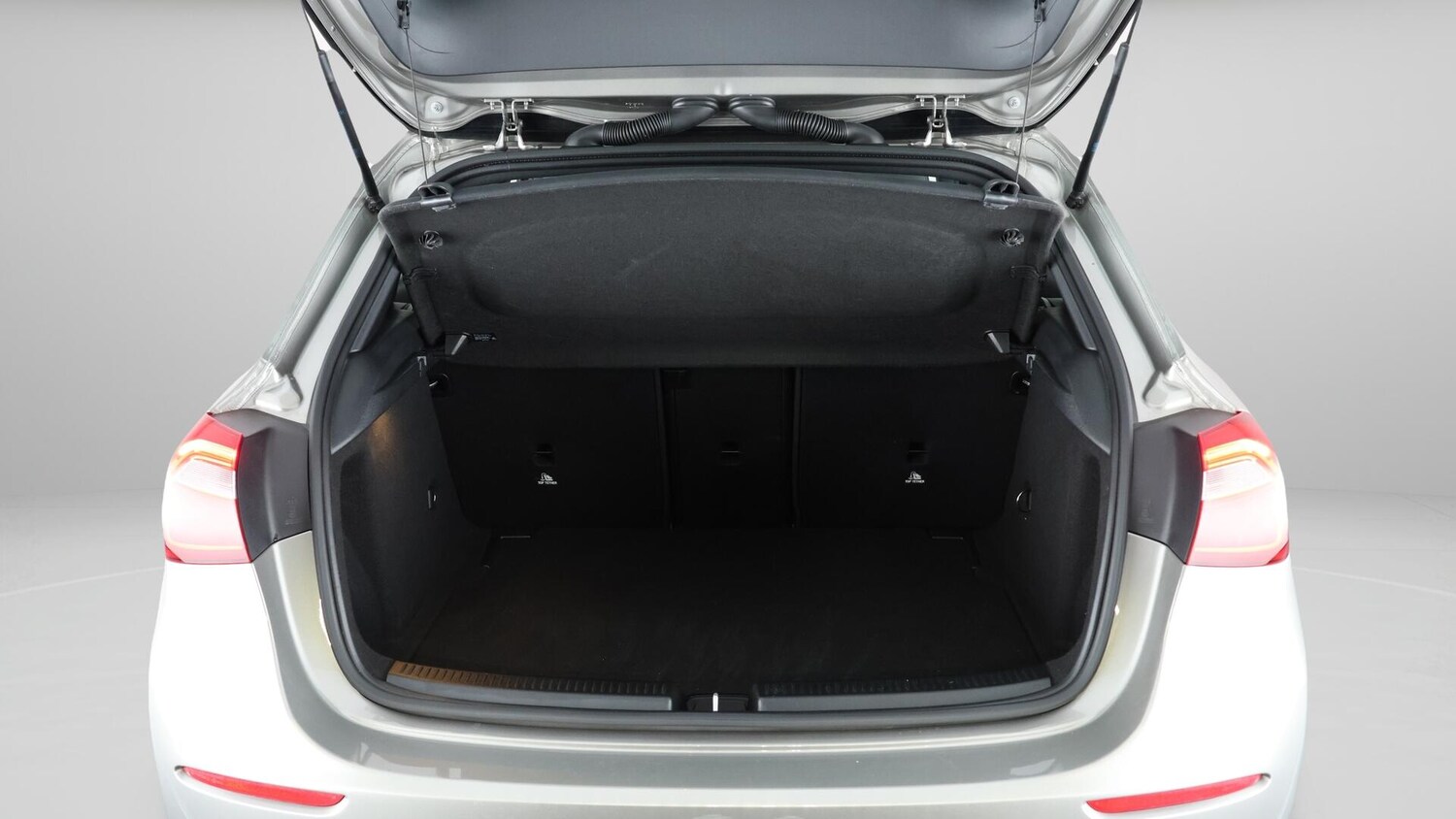 Used Mercedes-Benz A-Class 2019 for sale - 76584969: Photo 17