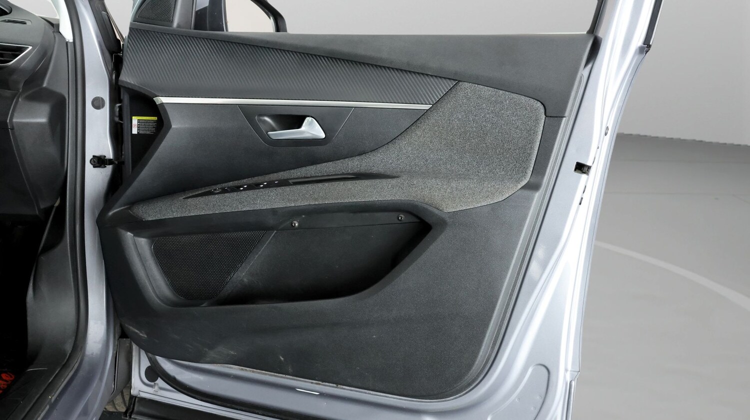 Used Peugeot 3008 2018 for sale - 77581012: Photo 14