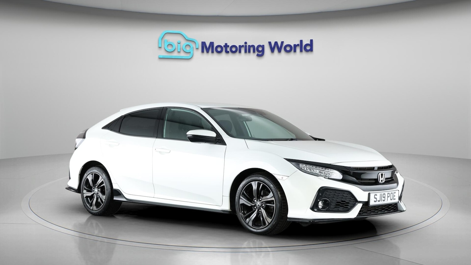 Used Honda Civic 2019 for sale - 76371757: Photo 2