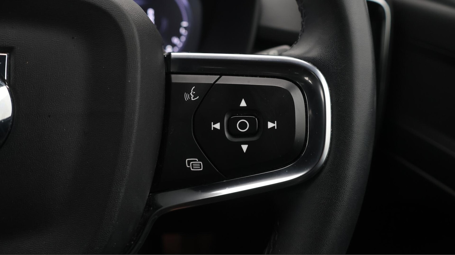 Used Volvo XC40 2022 for sale - 76380951: Photo 24