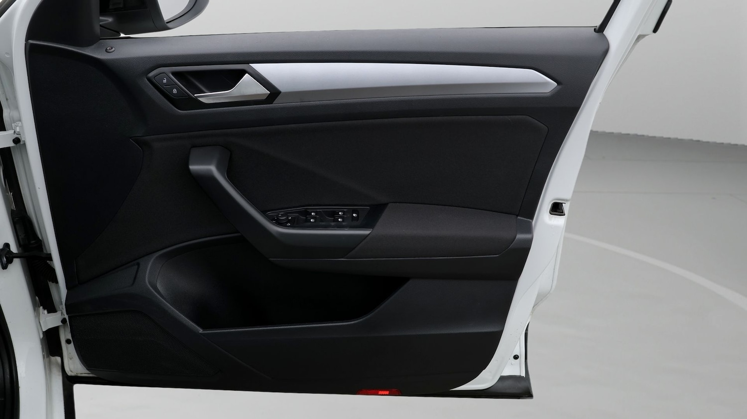 Used Volkswagen T-Roc 2023 for sale - 77378316: Photo 15