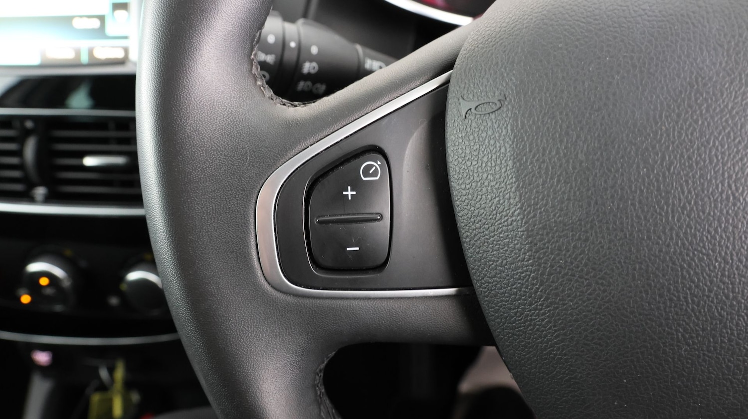 Used Renault Clio 2019 for sale - 77181930: Photo 21