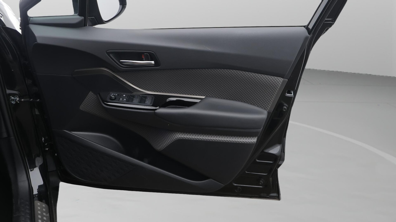 Used Toyota C-HR 2023 for sale - 76689552: Photo 16