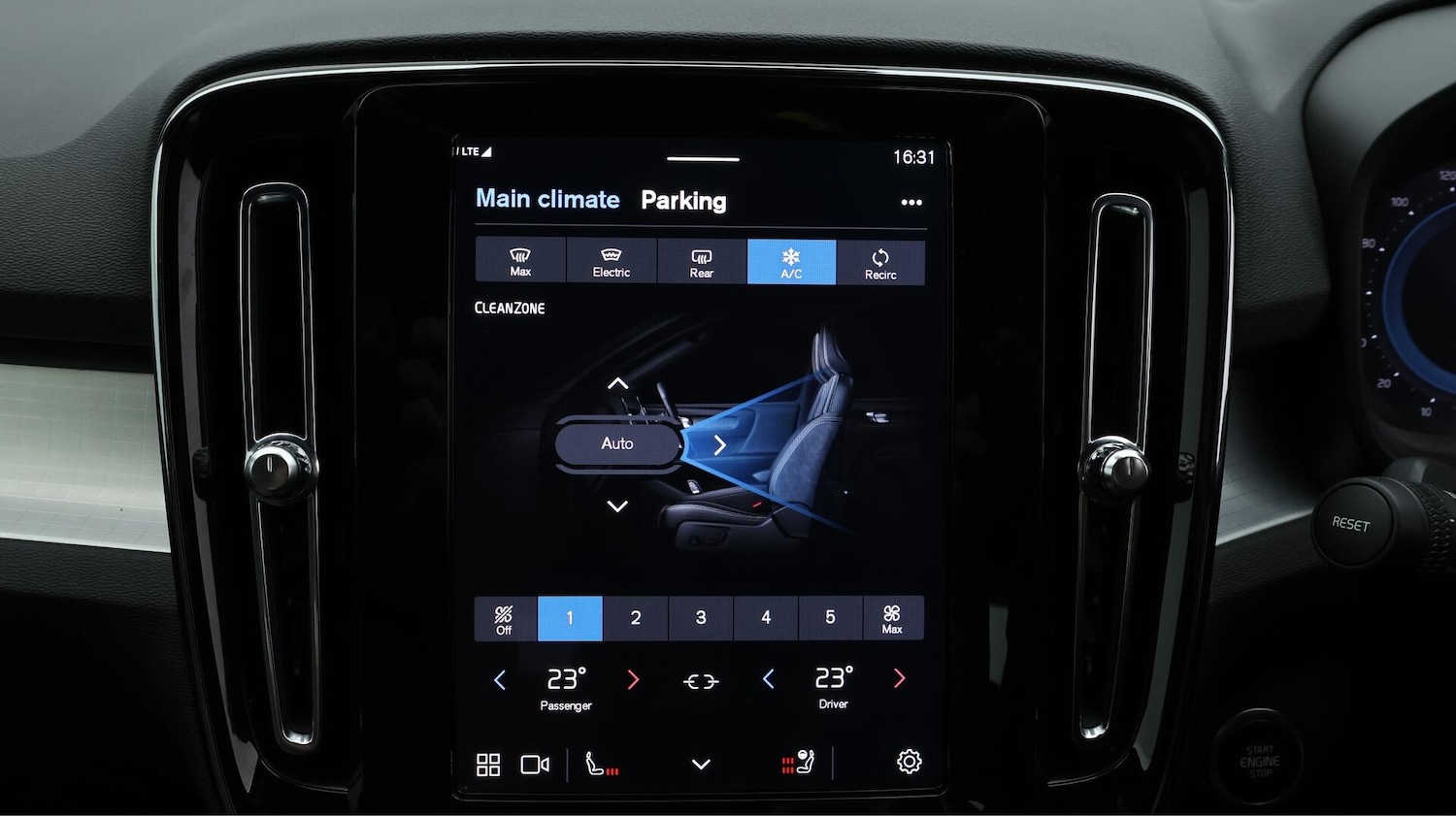 Used Volvo XC40 2024 for sale - 76473000: Photo 13