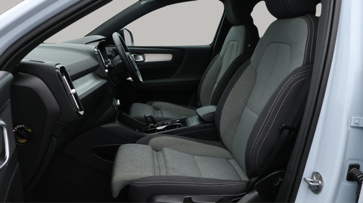 Used Volvo XC40 2024 for sale - 76473000: Photo 15