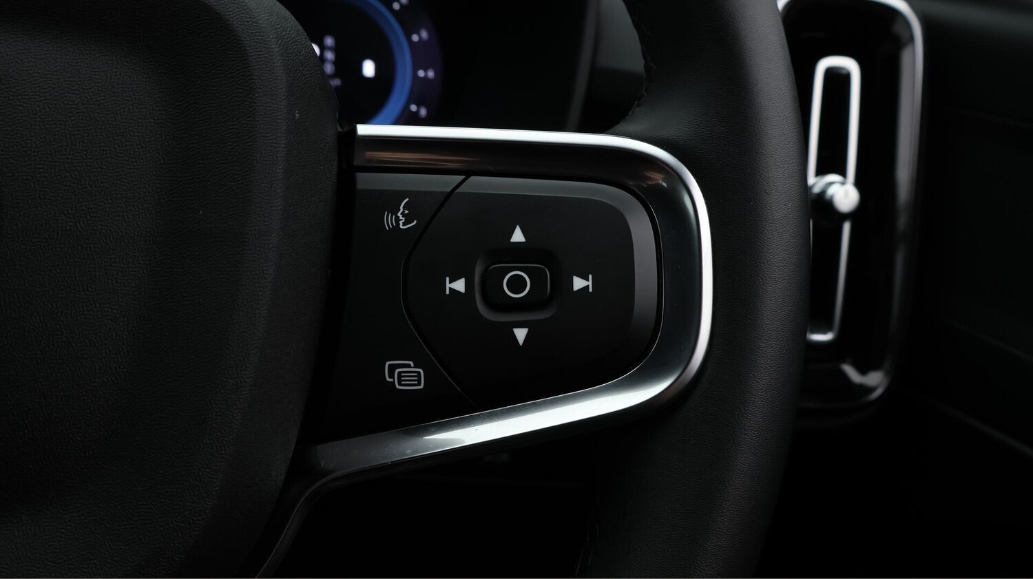 Used Volvo XC40 2024 for sale - 76473000: Photo 25