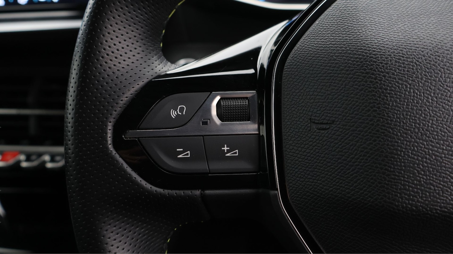 Used Peugeot 2008 2022 for sale - 77198731: Photo 26