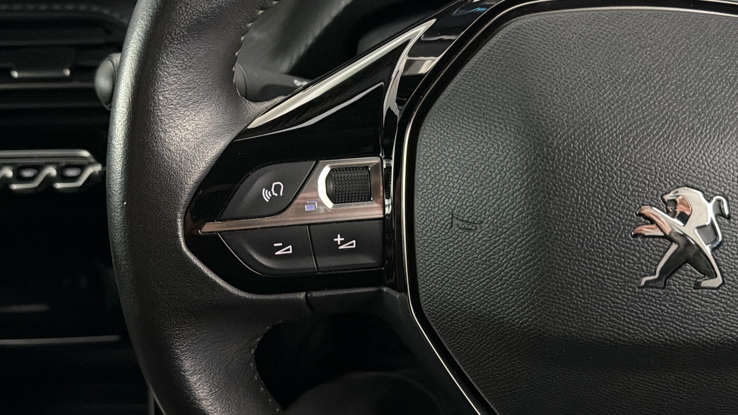 Used Peugeot 2008 2023 for sale - 78081643: Photo 23