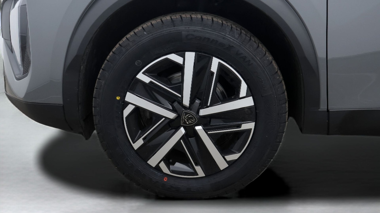 Used Peugeot 2008 2023 for sale - 77420580: Photo 18