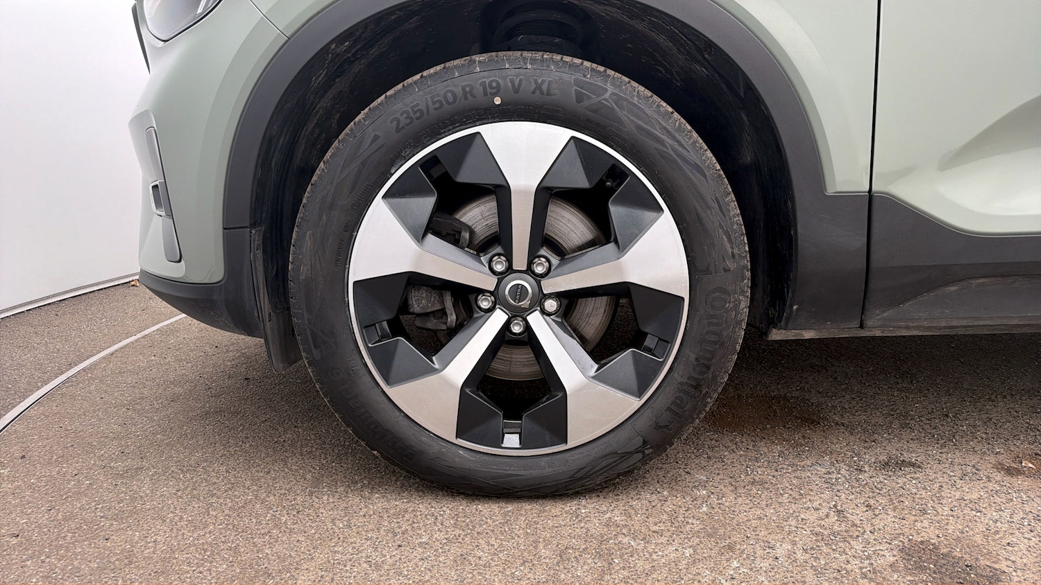 Used Volvo XC40 2024 for sale - 78052631: Photo 17