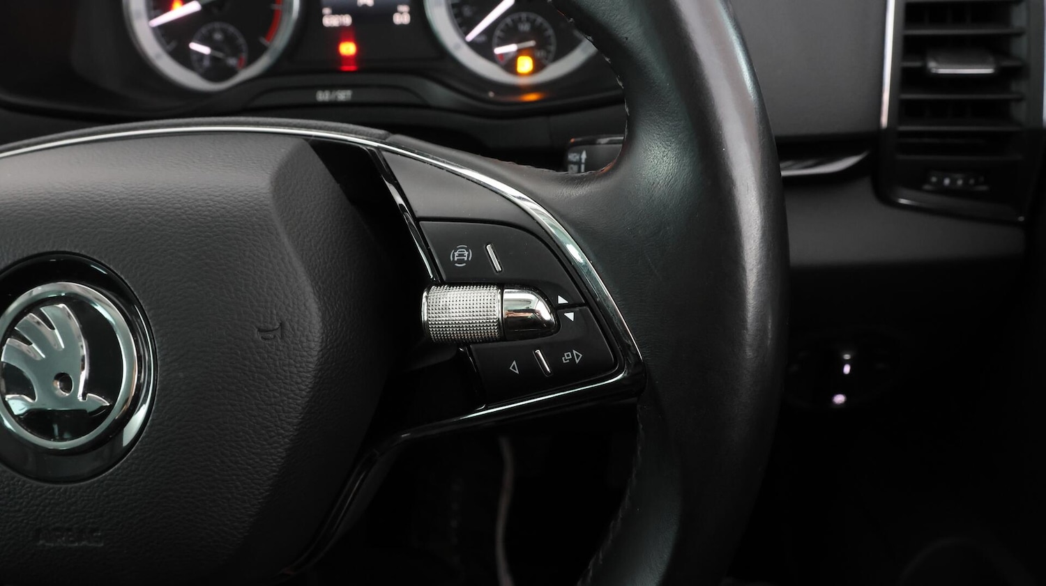 Used Skoda Karoq 2020 for sale - 76666682: Photo 24