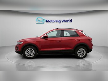 Used Volkswagen T-Roc 2023 for sale - 77746073: Photo