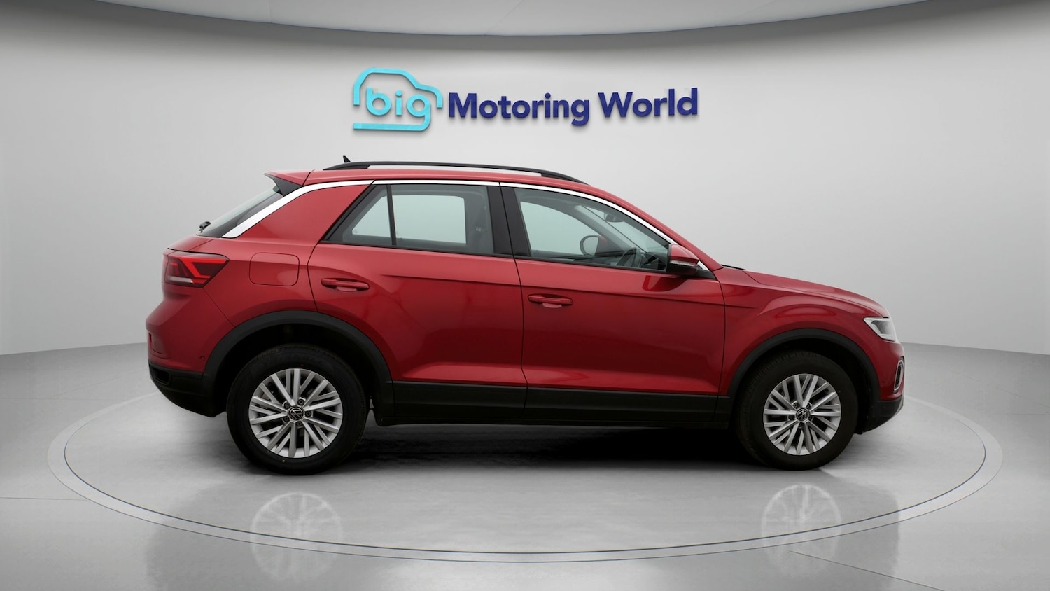 Used Volkswagen T-Roc 2023 for sale - 77746073: Photo 8