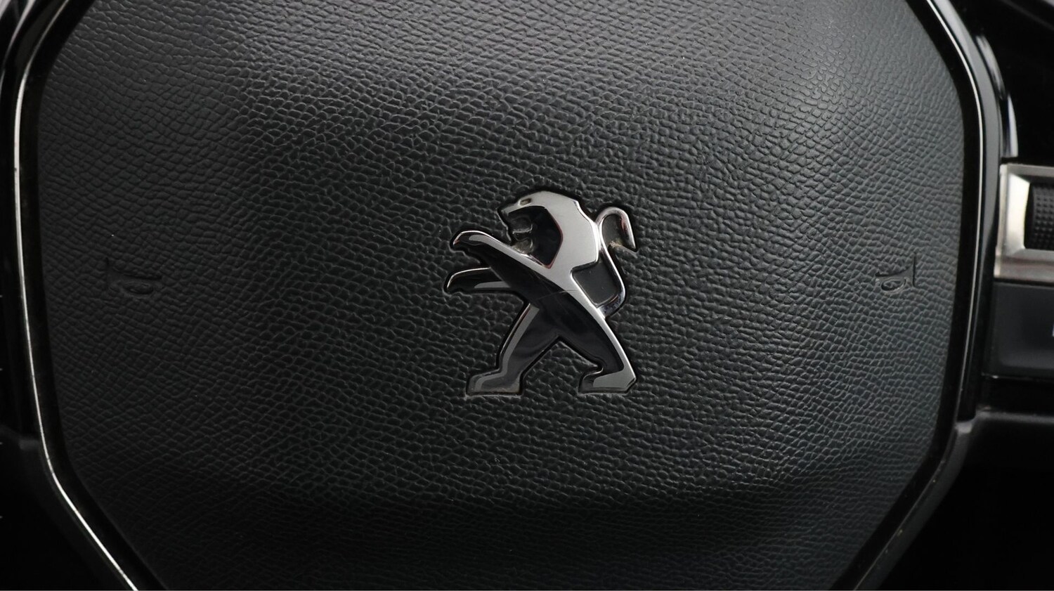 Used Peugeot 2008 2021 for sale - 77181849: Photo 25