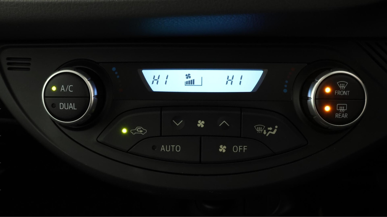 Used Toyota Yaris for sale - 76729054: Photo 12