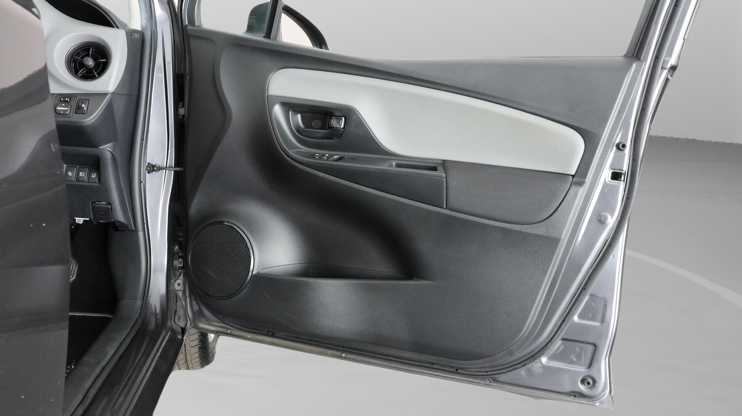 Used Toyota Yaris for sale - 76729054: Photo 15