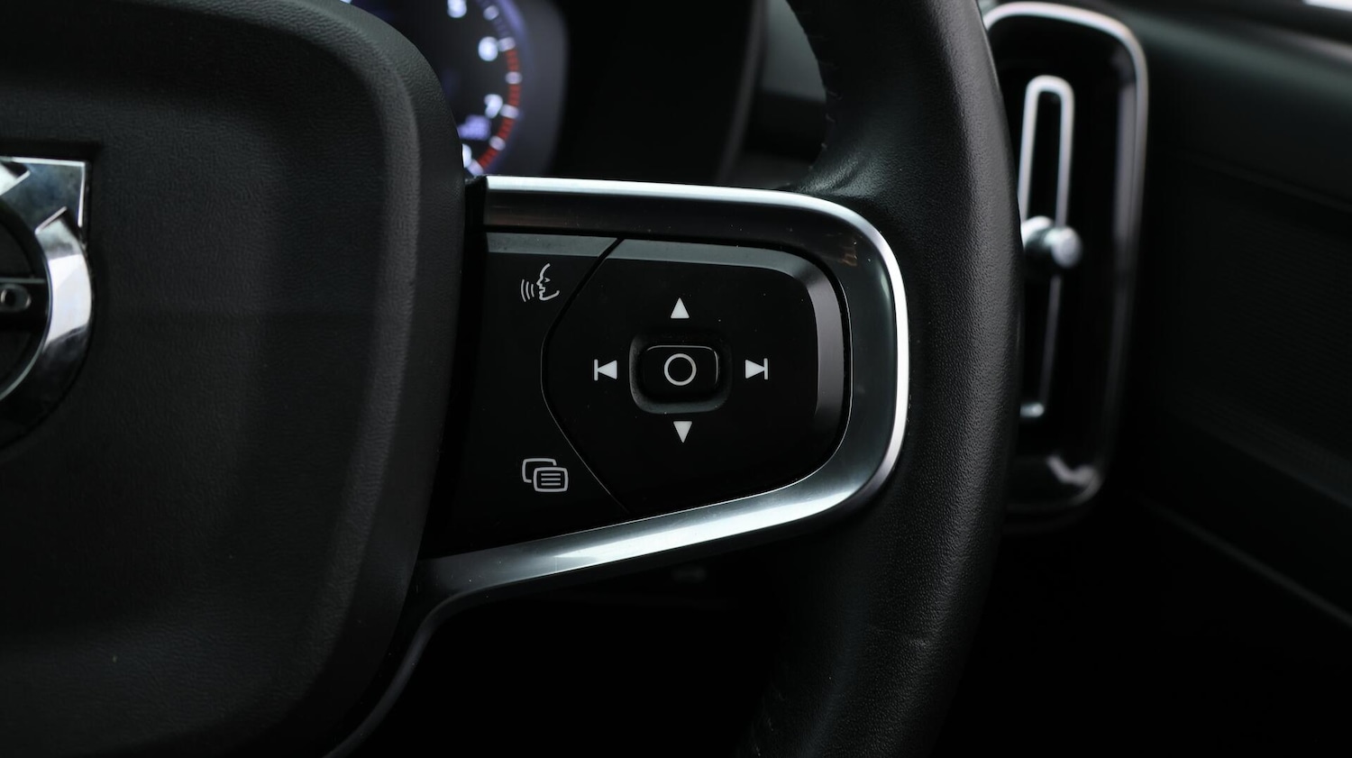 Used Volvo XC40 2020 for sale - 76671440: Photo 23