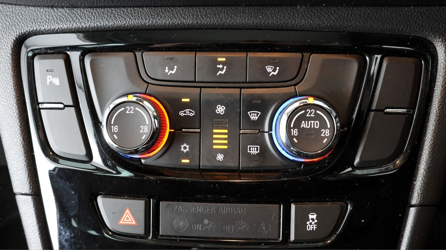 Used Vauxhall Mokka X 2018 for sale - 77439631: Photo 12