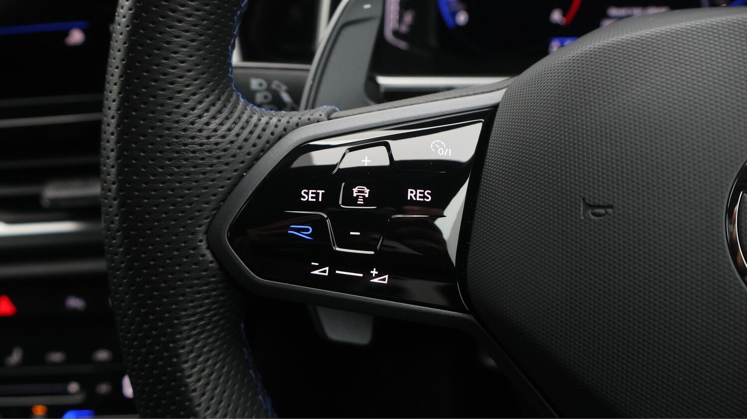 Used Volkswagen T-Roc 2023 for sale - 76485004: Photo 24