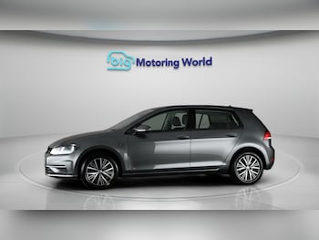 Used Volkswagen Golf 2019 for sale - 78826587: Photo