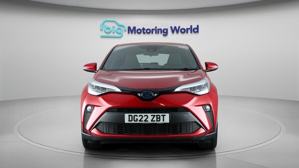 Used Toyota C-HR 2022 for sale - 75696017: Photo 2