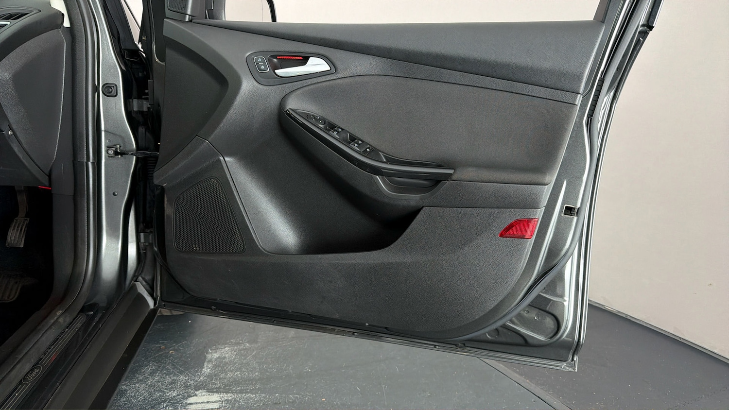 Used Ford Focus 2017 for sale - 77973607: Photo 14