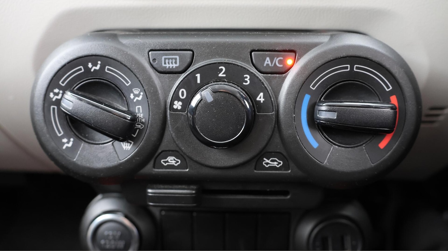 Used Suzuki Ignis 2017 for sale - 76538590: Photo 13