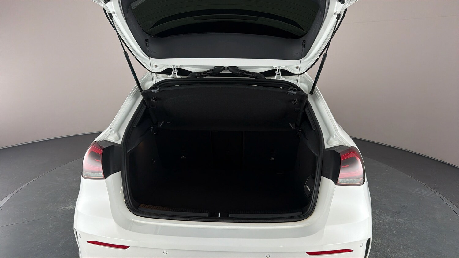 Used Mercedes-Benz A-Class 2018 for sale - 77888306: Photo 8