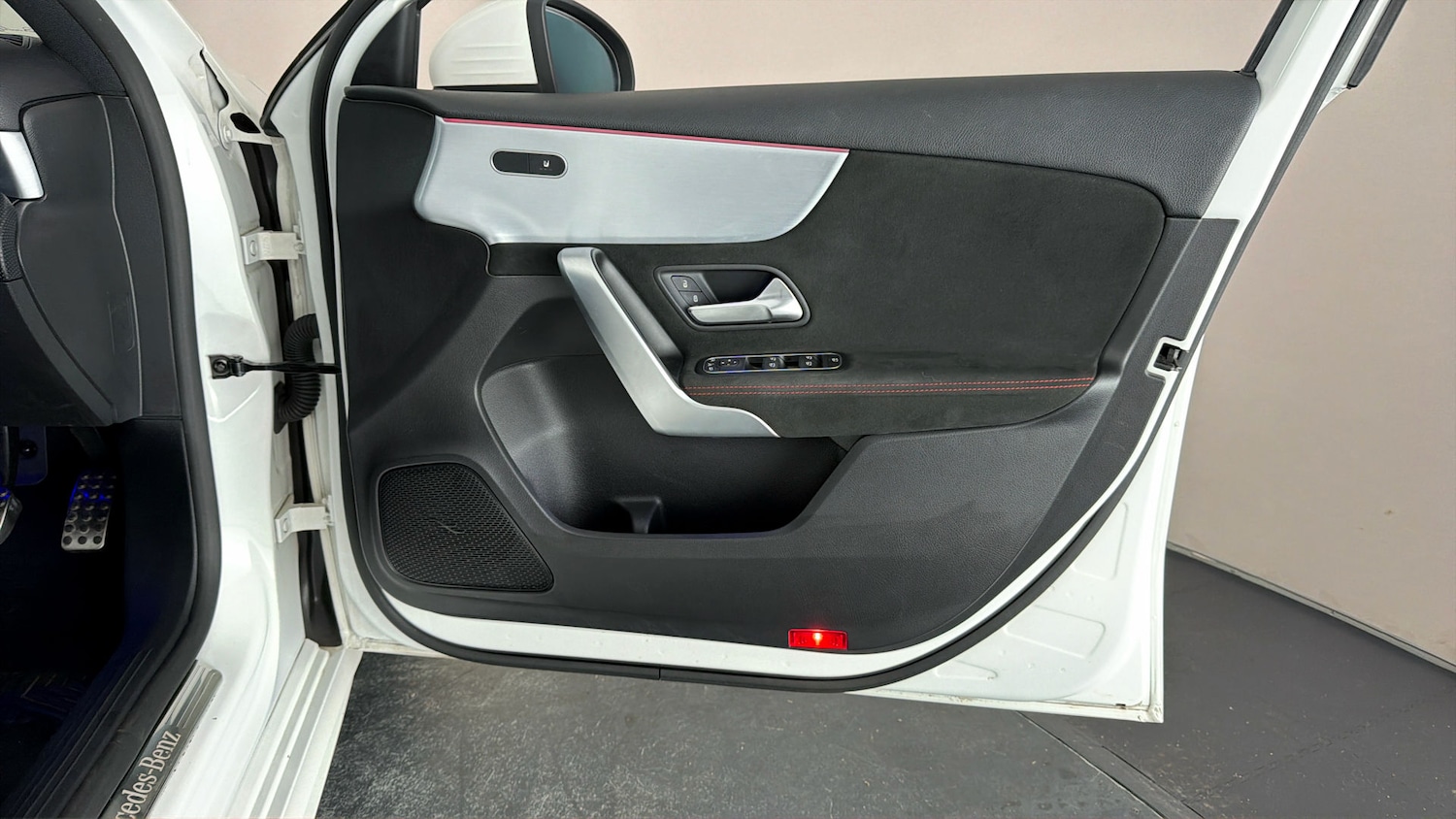 Used Mercedes-Benz A-Class 2018 for sale - 77896022: Photo 6