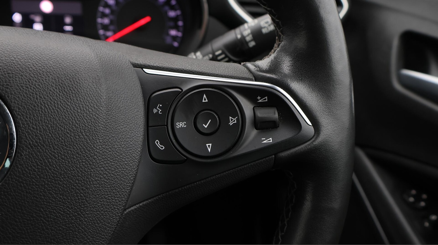 Used Vauxhall Crossland for sale - 76727806: Photo 24