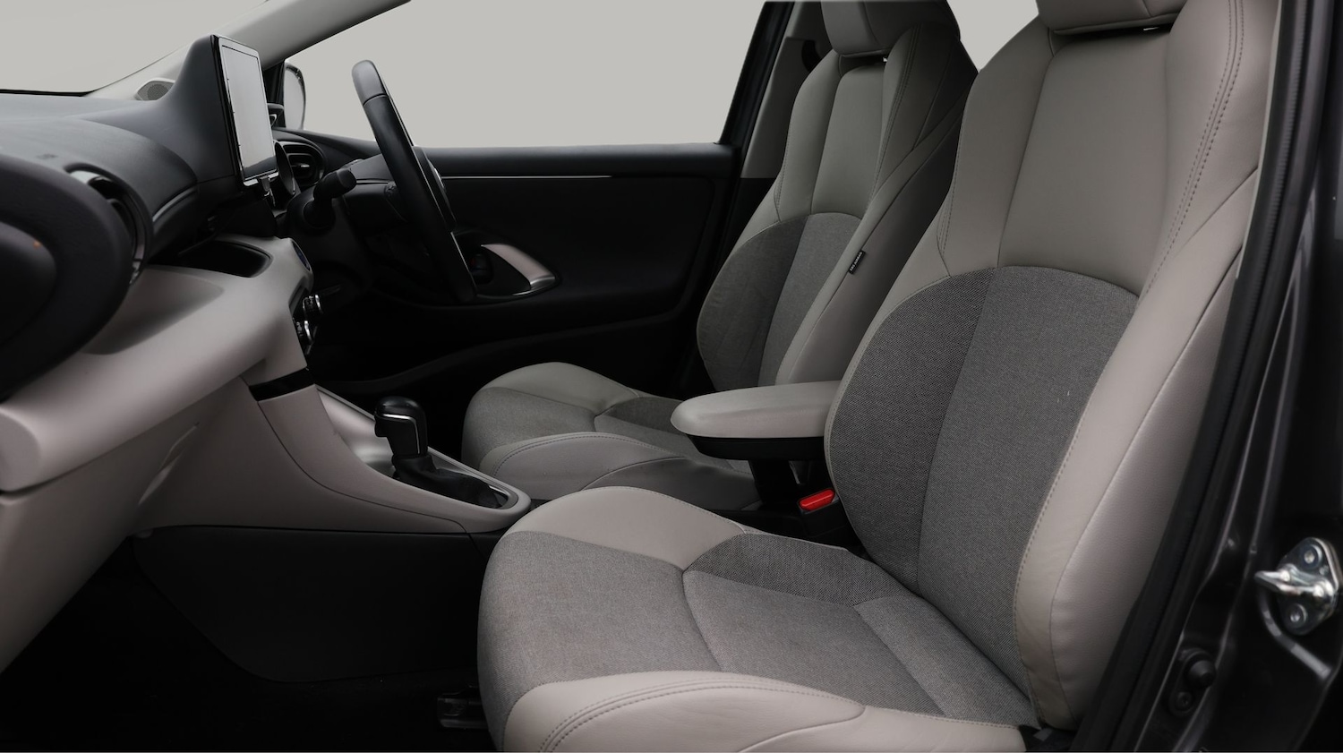 Used Toyota Yaris 2022 for sale - 77578089: Photo 14