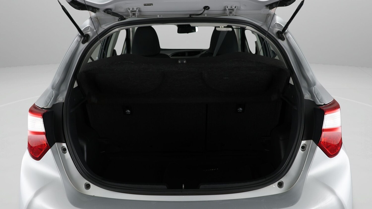 Used Toyota Yaris 2019 for sale - 77463348: Photo 17