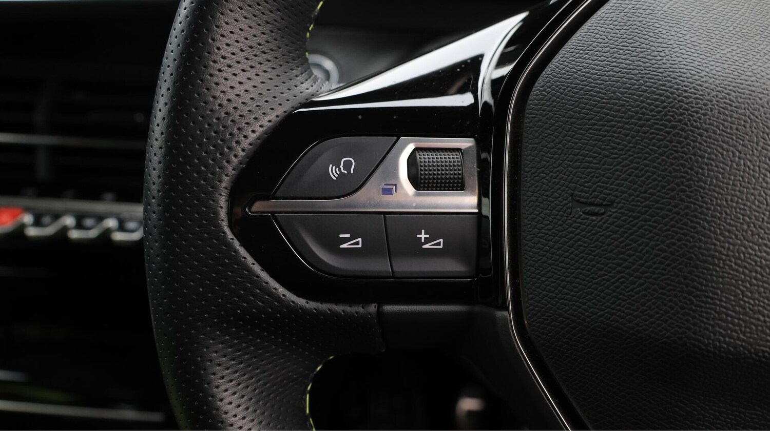 Used Peugeot 2008 2020 for sale - 76388570: Photo 25