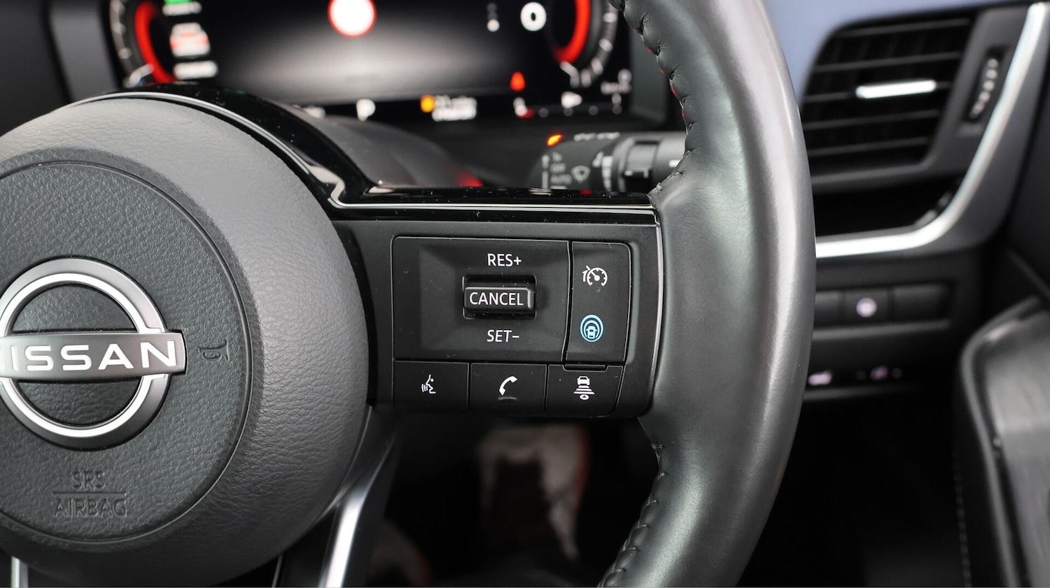 Used Nissan Qashqai for sale - 76432212: Photo 24