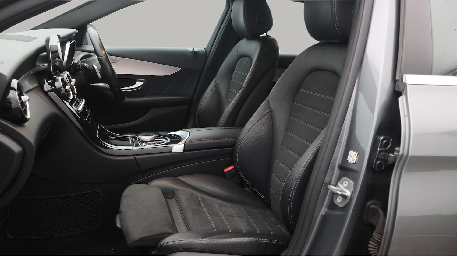 Used Mercedes-Benz C Class 2019 for sale - 76743020: Photo 15