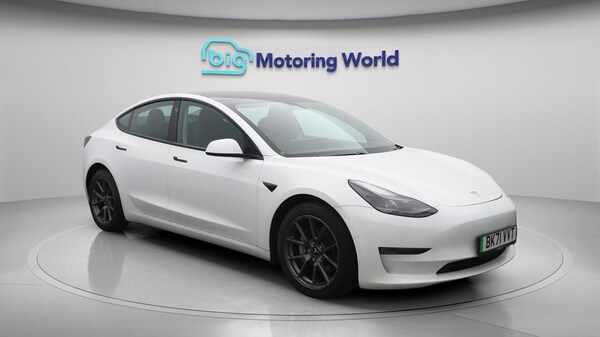 Used Tesla Model 3 2021 for sale - 76201456: Photo 2