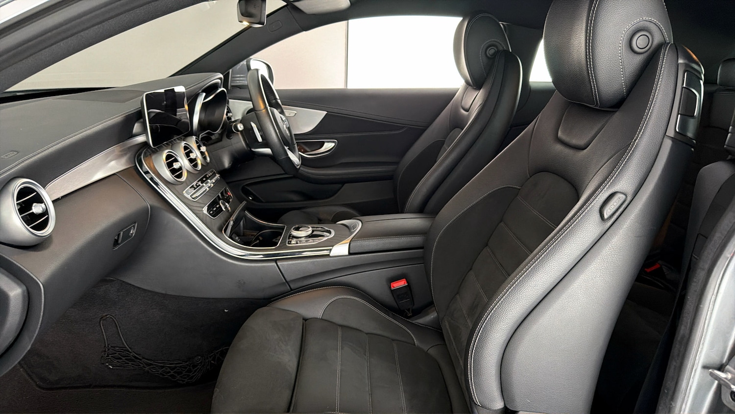 Used Mercedes-Benz C Class 2018 for sale - 77896196: Photo 5