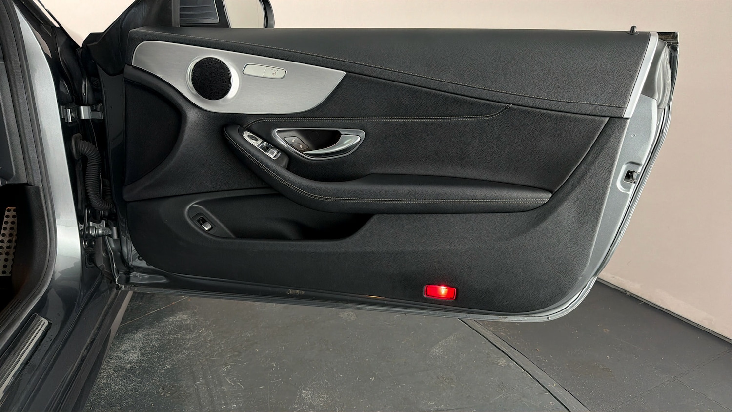 Used Mercedes-Benz C Class 2018 for sale - 77896196: Photo 6