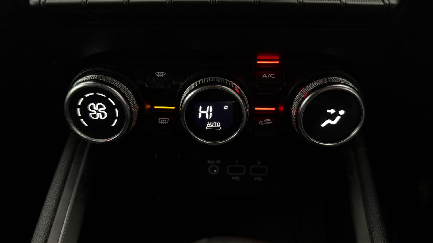 Used Renault Clio 2023 for sale - 77964723: Photo 11