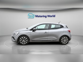 Used Renault Clio 2023 for sale - 77964723: Photo