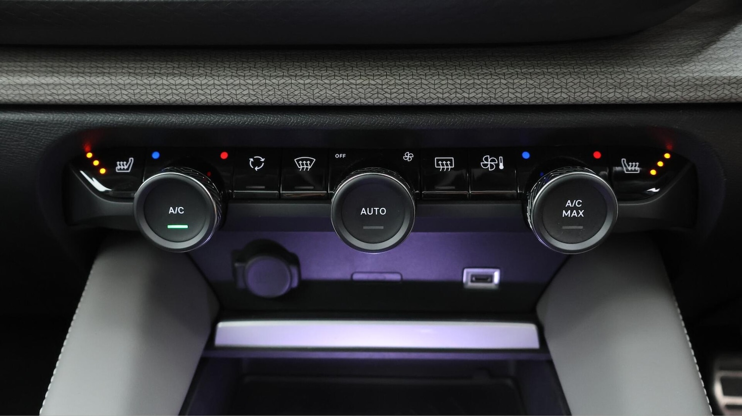 Used Citroen C5 X 2022 for sale - 76388255: Photo 13