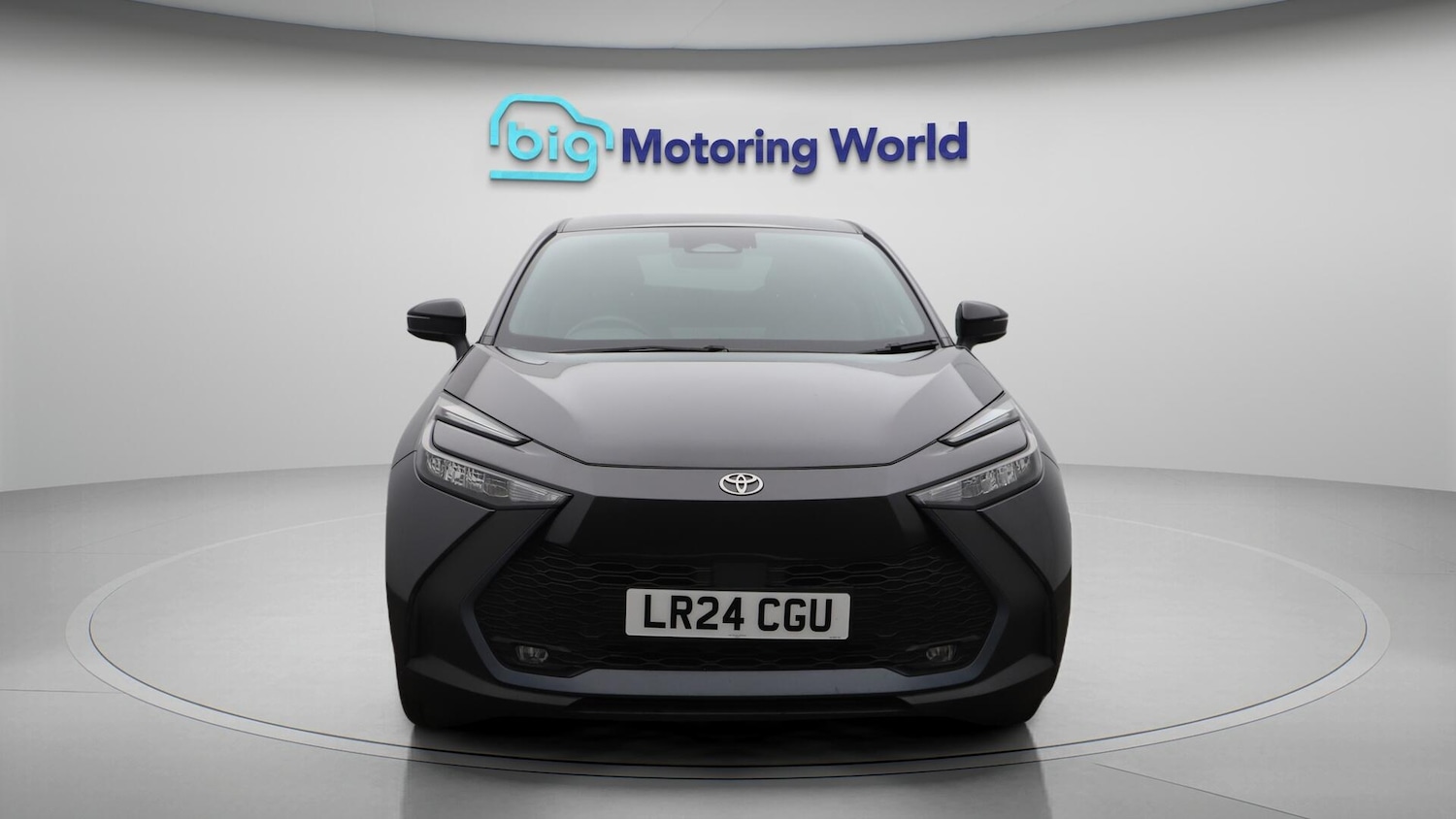 Used Toyota C-HR 2024 for sale - 76499261: Photo 2