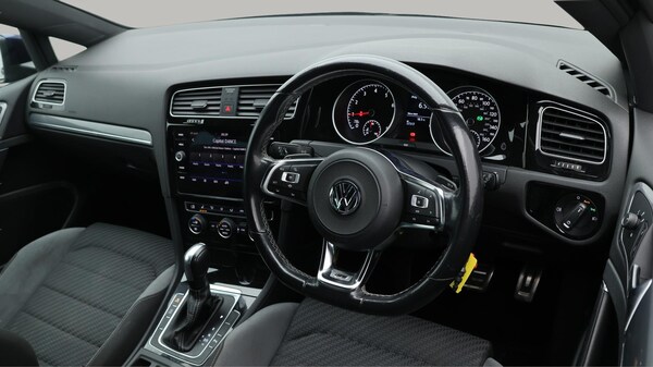 Used Volkswagen Golf 2020 for sale - 75415071: Photo 10
