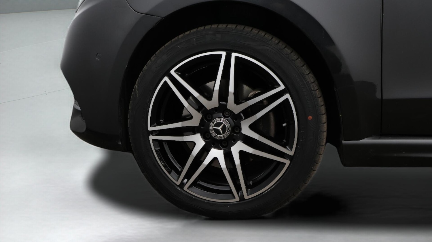 Used Mercedes-Benz V-Class 2023 for sale - 76432697: Photo 19