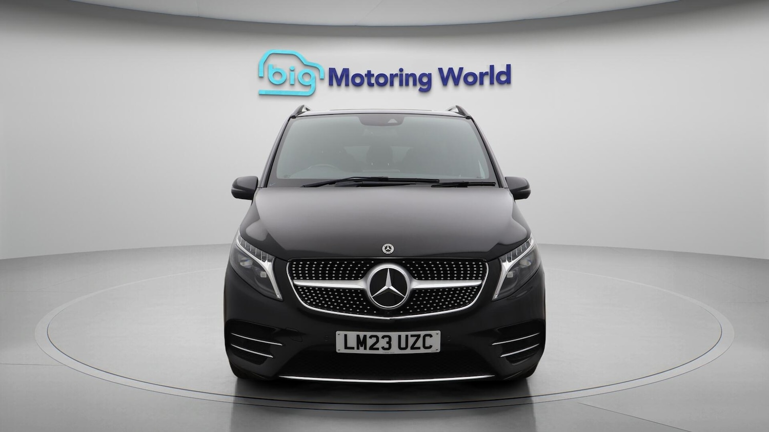 Used Mercedes-Benz V-Class 2023 for sale - 76432697: Photo 2