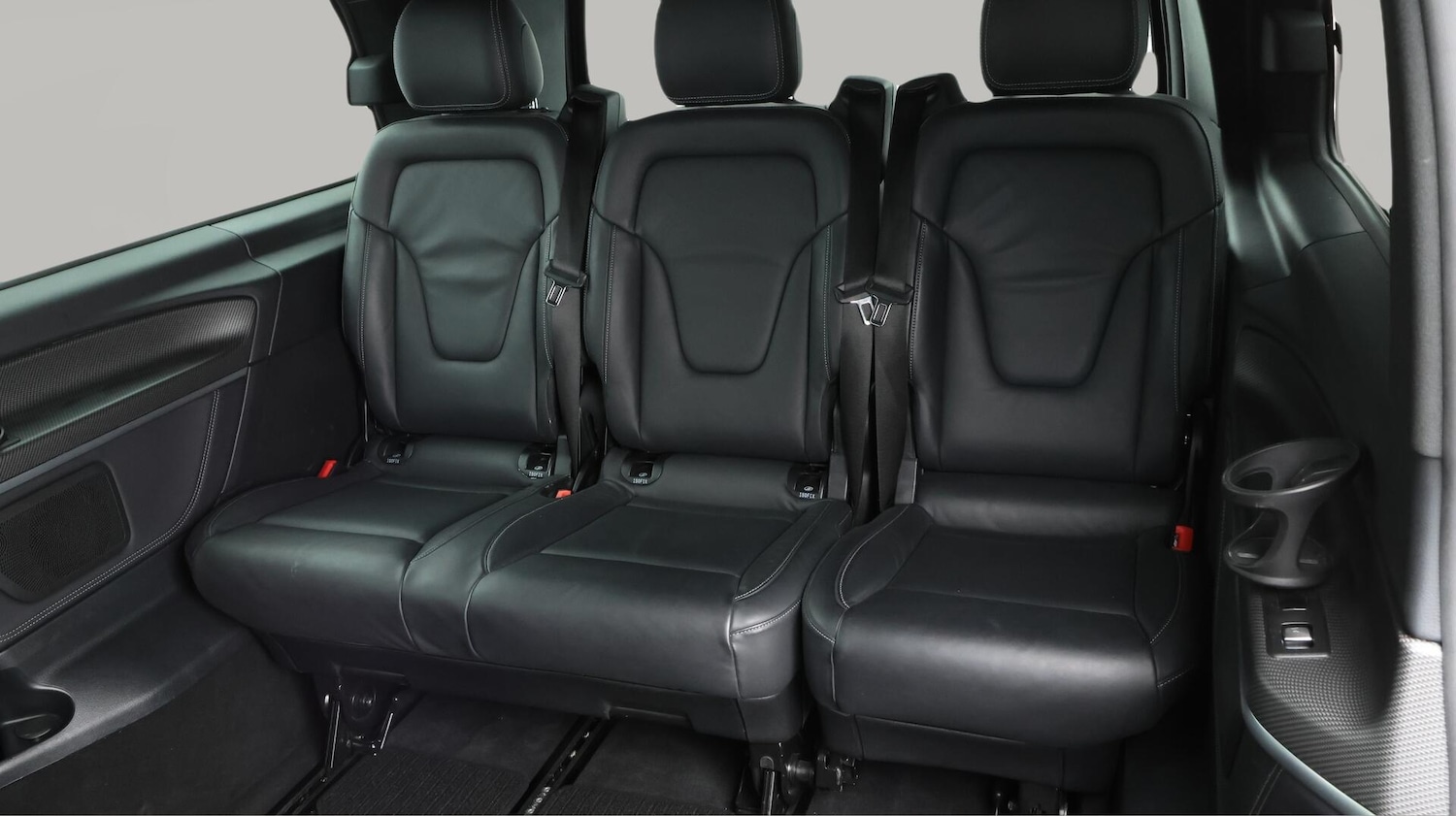 Used Mercedes-Benz V-Class 2023 for sale - 76432697: Photo 21